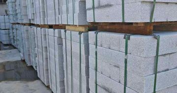 南充芝麻白路牙石，路侧石