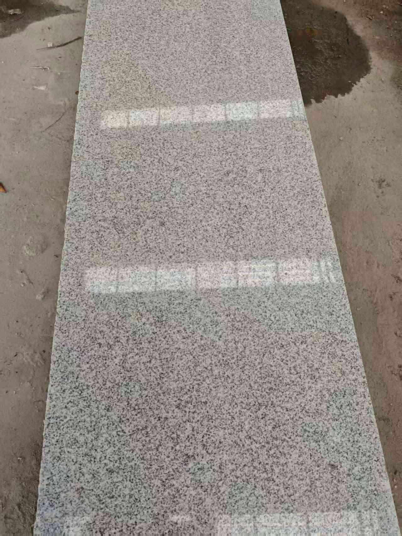 南充芝麻白光面毛板